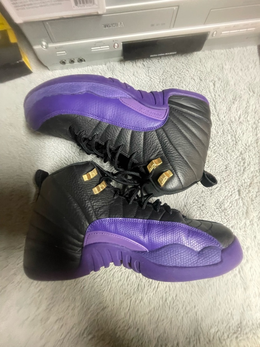 Jordan 12 Black & Purple 7Y shoes - USED - Picture 4 of 5